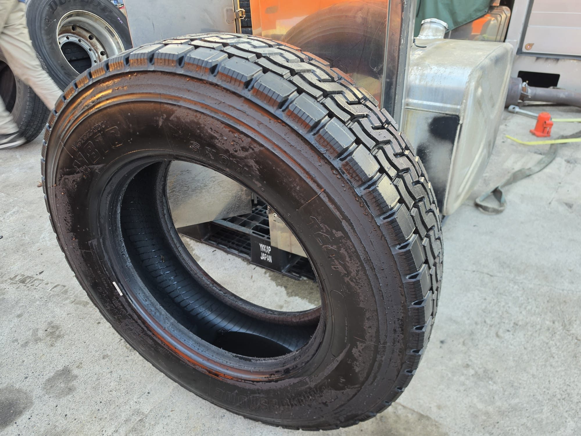 CG-P21 | Brand-new Bridgestone studless tires (2015 model)