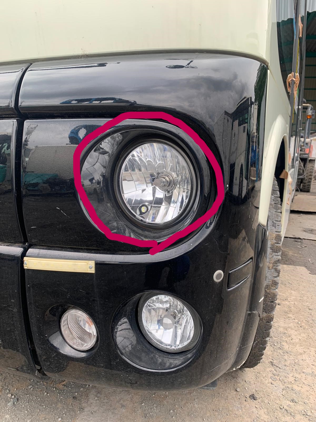 [REF.No: CE-AG-21-P4] Hino Poncho Left Headlight