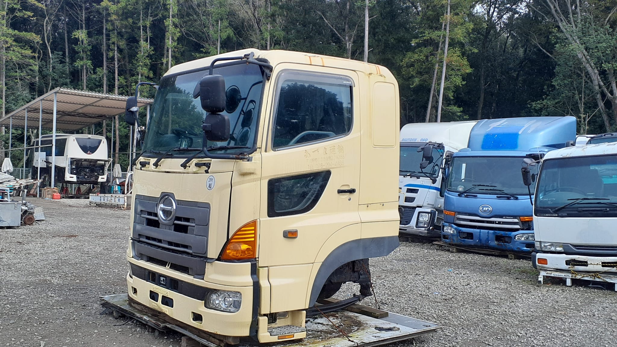 [REF.No: CD-AK-30] Cabin only Hino Profia Cabin FR1EXY-11328 BKG-FR1EXYG with bed October 2006