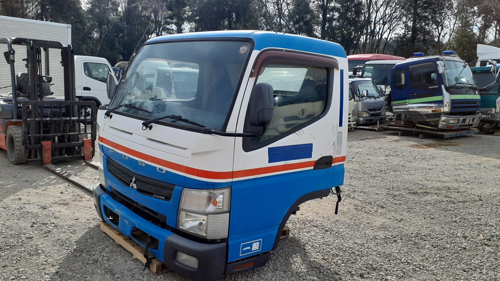 [REF.No: CF-AC-03] Cabin only Mitsubishi Canter Cabin FEB50-531876 TKG-FEB50 July 2014