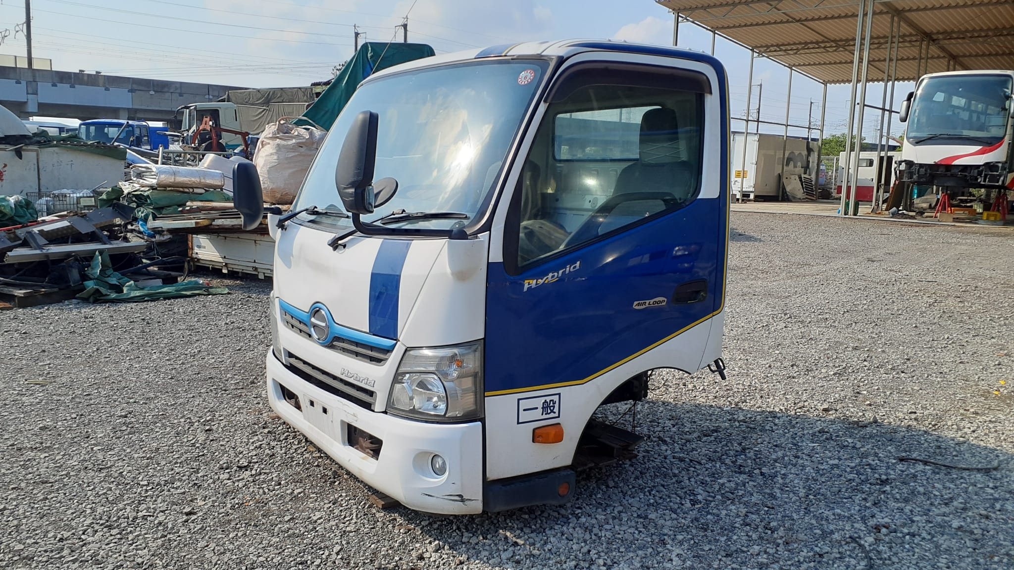 [REF.No: CF-AE-37] Cabin only Hino Dutro Cabin XKU710-0002357 TSG-XKU710M July 2015