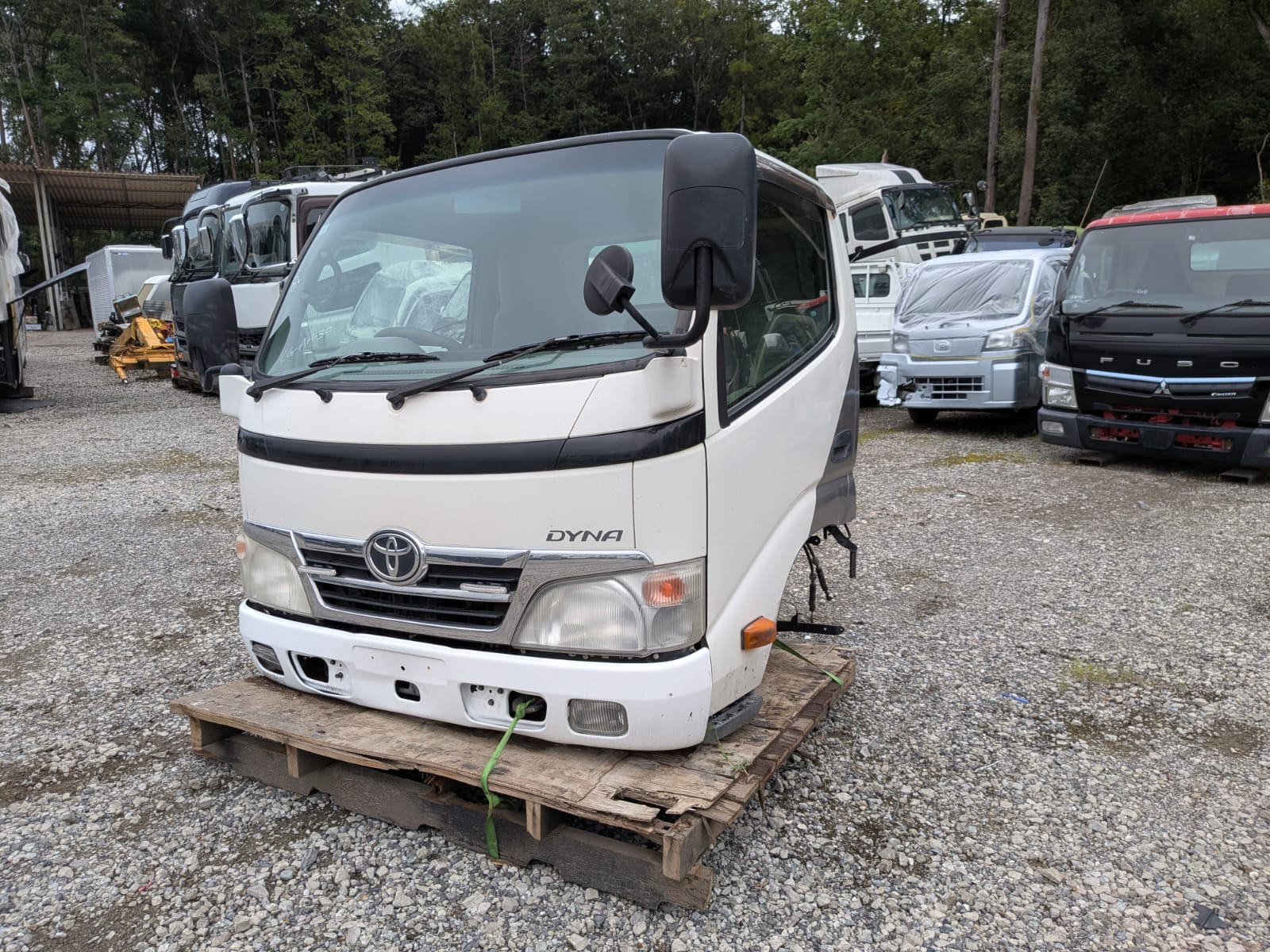 [REF.NO: CG-AH-30] Cabin Only Toyota Dyna Cabin KDY231-8006420 August 2010 MT Vehicle