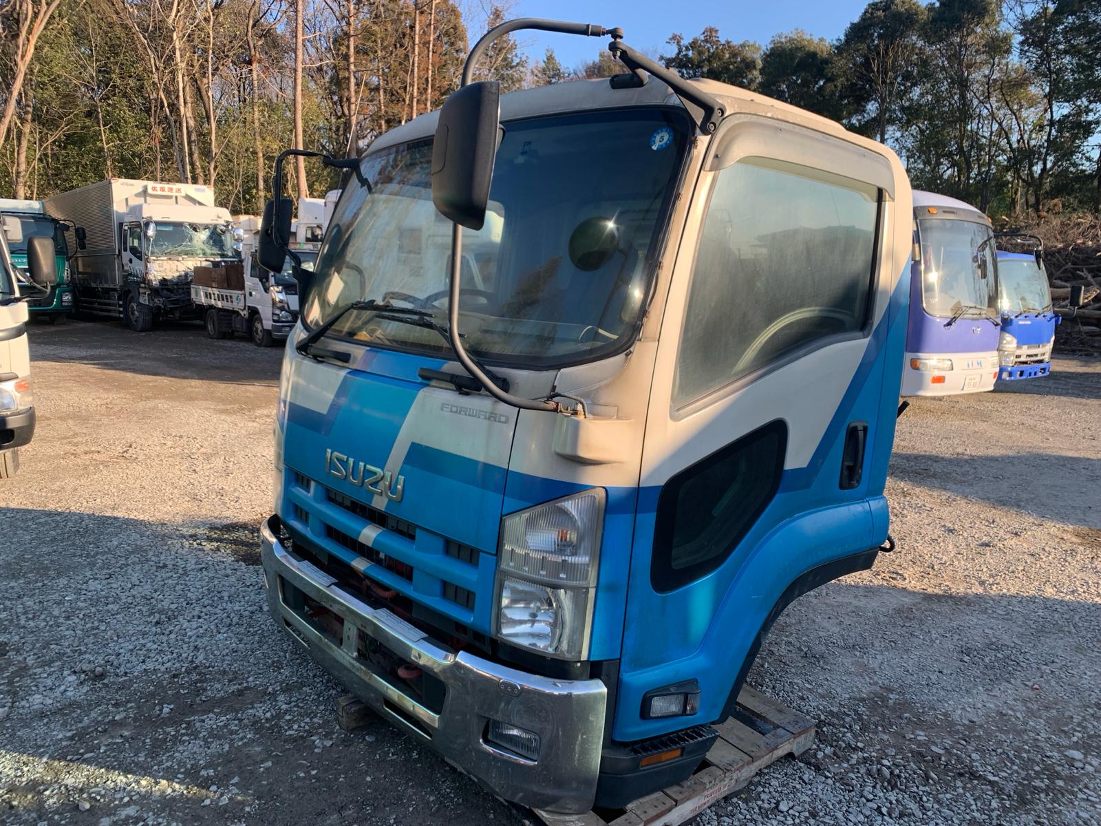 Cabin only Isuzu Forward Cabin FRR90-7014163 FRR90 [REF.No: CE-AB-85]