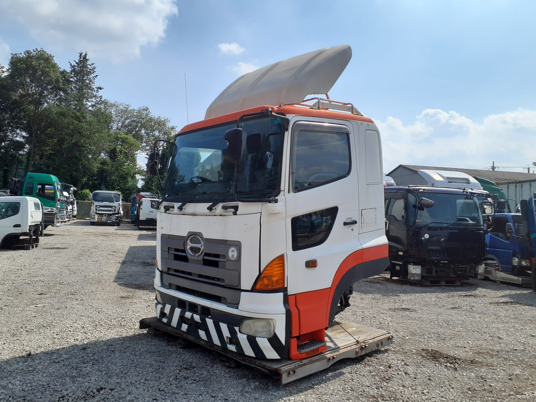 [REF.No: CD-AH-52] Cabin only Hino Profia Cabin FW1EXW-12049 with bed and air guide plate