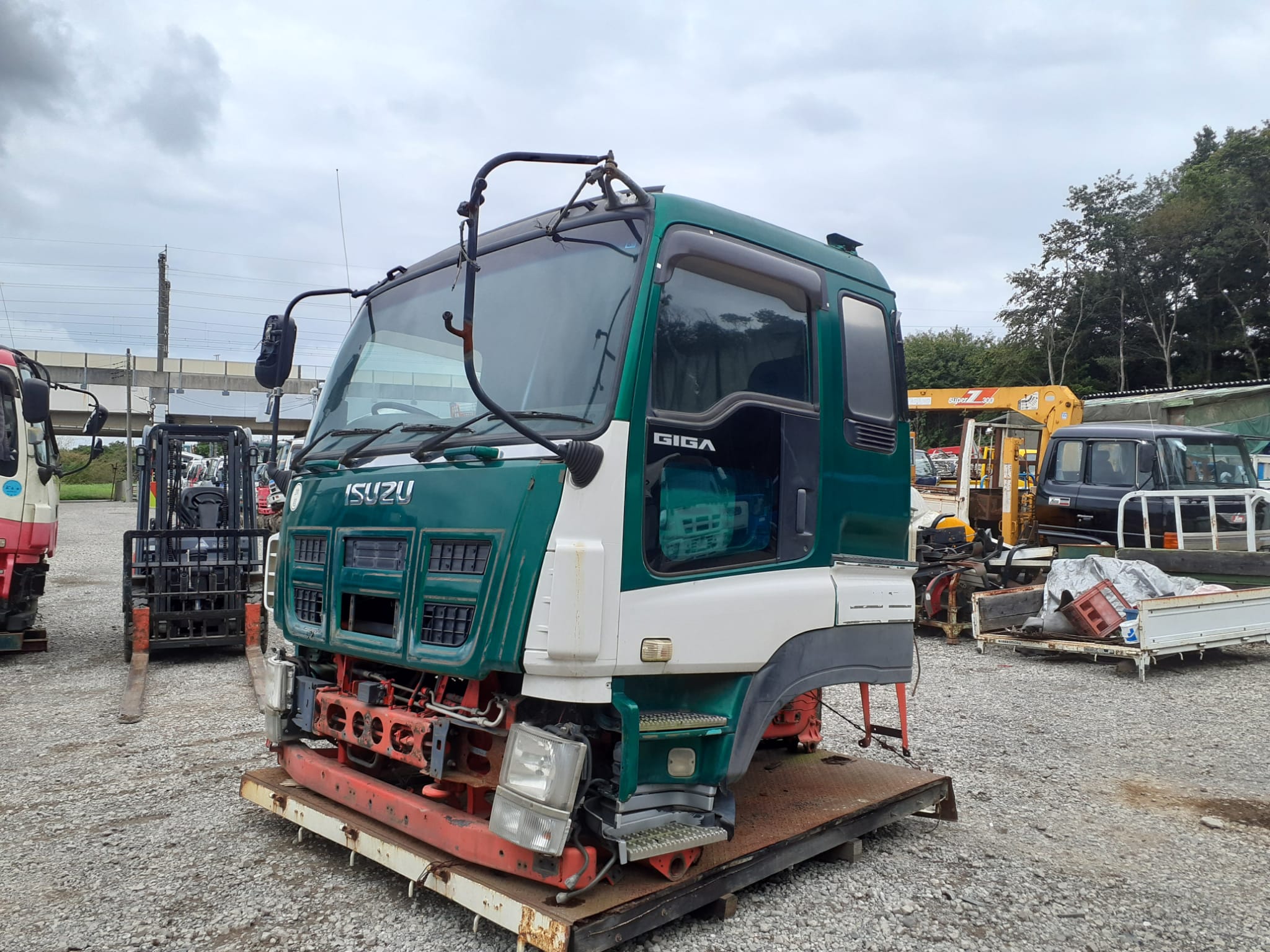 [REF.No: CC-AJ-40] Cabin only Isuzu Giga Cabin CYJ77A-7000330 with bed
