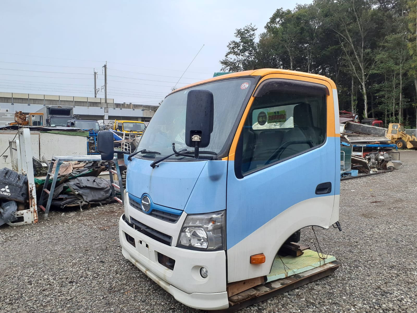 [REF.No: CE-AJ-16] Cabin only Hino Dutro Cabin XKU710-0001529 SJG-XKU710M March 2011
