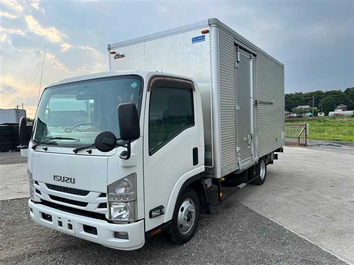 Isuzu Elf Truck