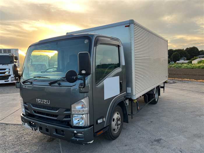 Isuzu Elf Truck