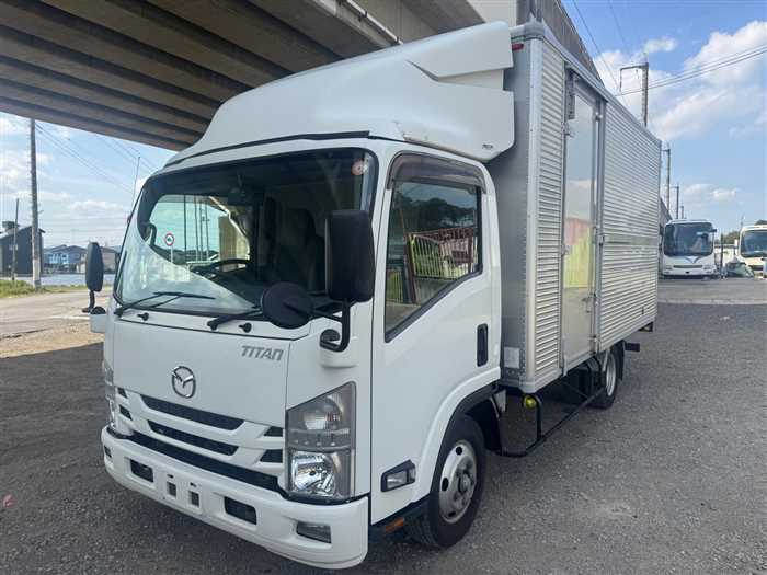 Mazda Titan